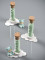 Mise en scène avec figurines et supports nuages du tube éprouvette en verre pour décoration