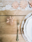 Mise en situation sur un cadeau du décorations de table feuilles pour fête