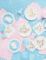 Ambiance festive des assiettes en carton Boy or Girl pour baby shower