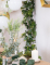 Guirlande de pivoines laurier et eucalyptus pour mariage blanche