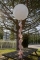 Mise en situation avec un ballon du ruban plissé armé brillant pour mariage rose gold