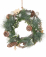 Couronne de sapin naturelle pommes de pin, boules blanches et étoiles 32 cm