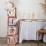 Mise en scène des stickers lettres girl pour baby shower rose gold