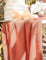 Détail du retombé de la nappe gaze de coton style bohème