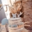 Détail des pics Petit Trésor pour baby shower sur un gâteau