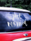 Vue rapprochée du lettrage de l autocollant pour voiture Just Married