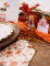Mise en situation sur une table décorée de la mignonnette en verre pour mariage