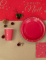 Mise en situation sur table des gobelets en carton flocon d or