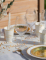 Gros plan sur une décoration de table d anniversaire du verres à pied incassables pour réception