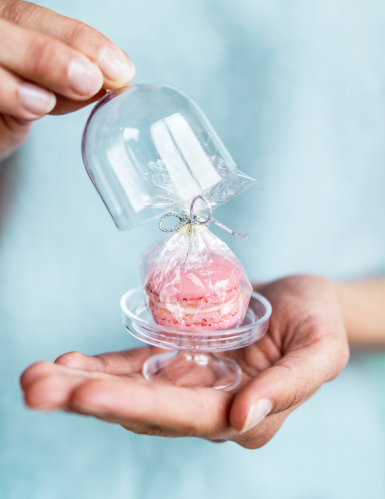 3 mini cloches en plastique transparentes 7,5 x 5,5 cm pour dragées