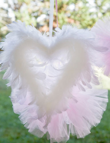 Cœur blanc en plumes à suspendre 20 cm pour mariage