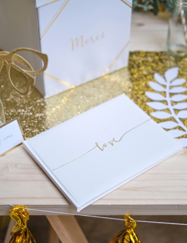 Livre d'or blanc love 24 x 18 cm avec lettres dorées