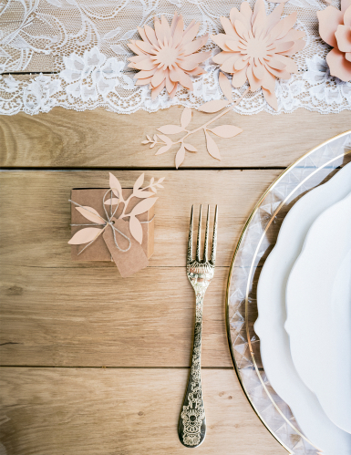 9 décorations de table feuilles roses poudré en papier
