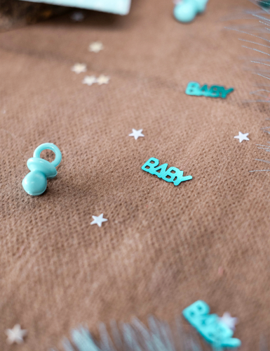 Confettis tétine baby bleu 14 g pour baby shower