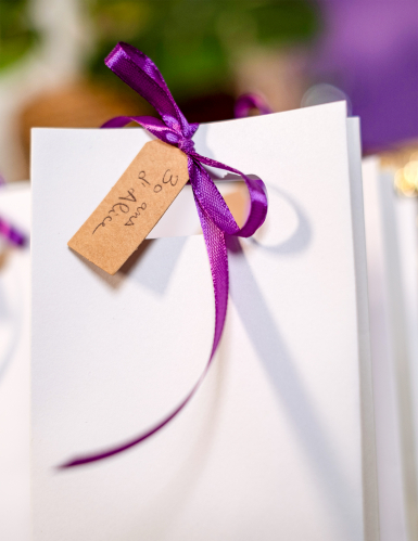 24 etiquettes en kraft perforées 5 x 2 cm pour mariage