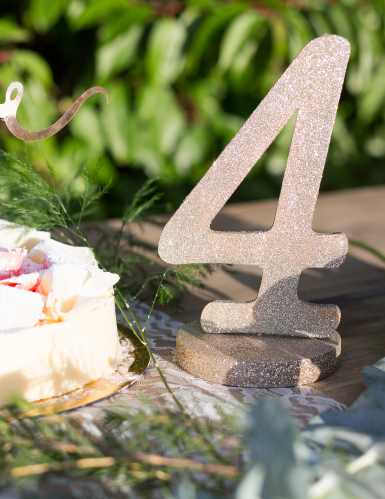 Centre de table chiffre 4 bois pailleté champagne 20 cm pour anniversaire