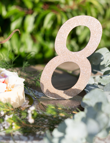 Centre de table chiffre 8 bois pailleté champagne 20 cm décoration fête
