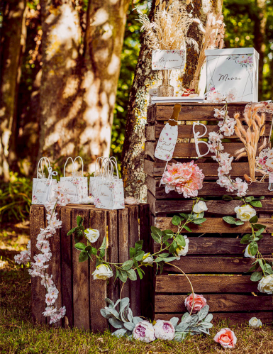 Guirlande de fleurs de cerisier blanches 1,80 m pour mariage