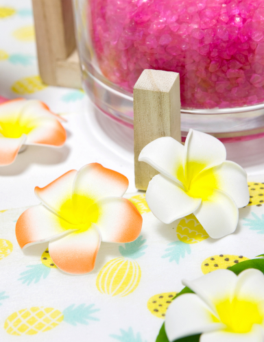 6 fleurs de monoï artificielles blanches 5 cm en mousse adhésives