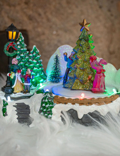 Village de Noël lumineux sapin 18 x 12 x 13 cm décoration animée