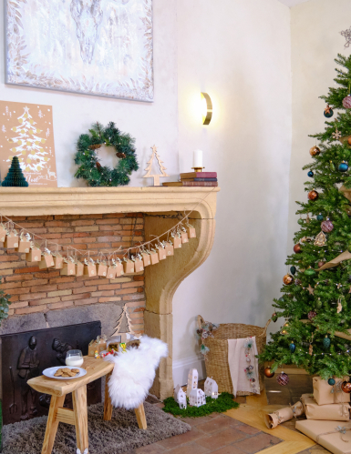 Couronne de sapin avec pommes de pin 40 cm pour porte