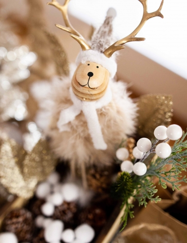 Décoration cerf en bois et fourrure 15,5 cm avec bonnet