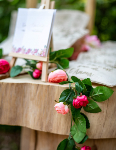 Guirlande de roses et feuilles vertes 2,30 m pour mariage