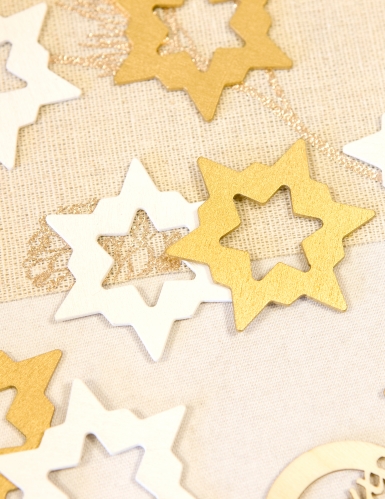 8 confettis de table en bois étoiles blanches et or 5 x 4,4 cm pour Noël