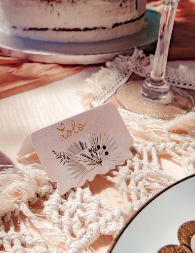 8 marque places boho blush et or 8 x 4,7 cm à plumes blanches