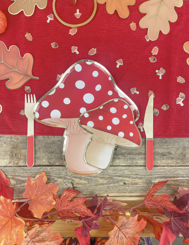 8 assiettes en carton champignon rouge et blanc 23 cm à pois