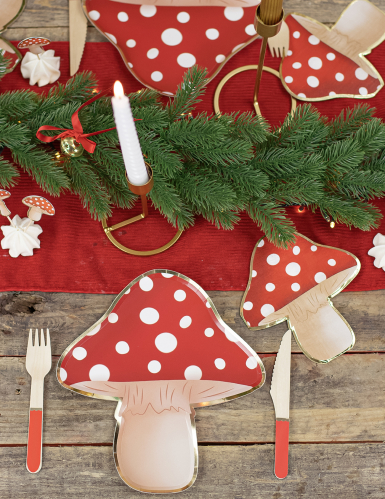 8 assiettes en carton champignon rouge et blanc 23 cm à pois