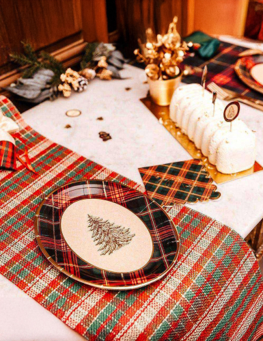 4 plateaux en carton tartan de Noël ovales 31,5 x 26 cm
