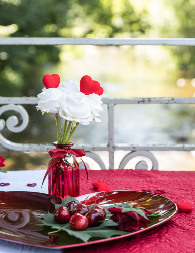 Vase verre rouge deco ruban coeur 10,5cm
